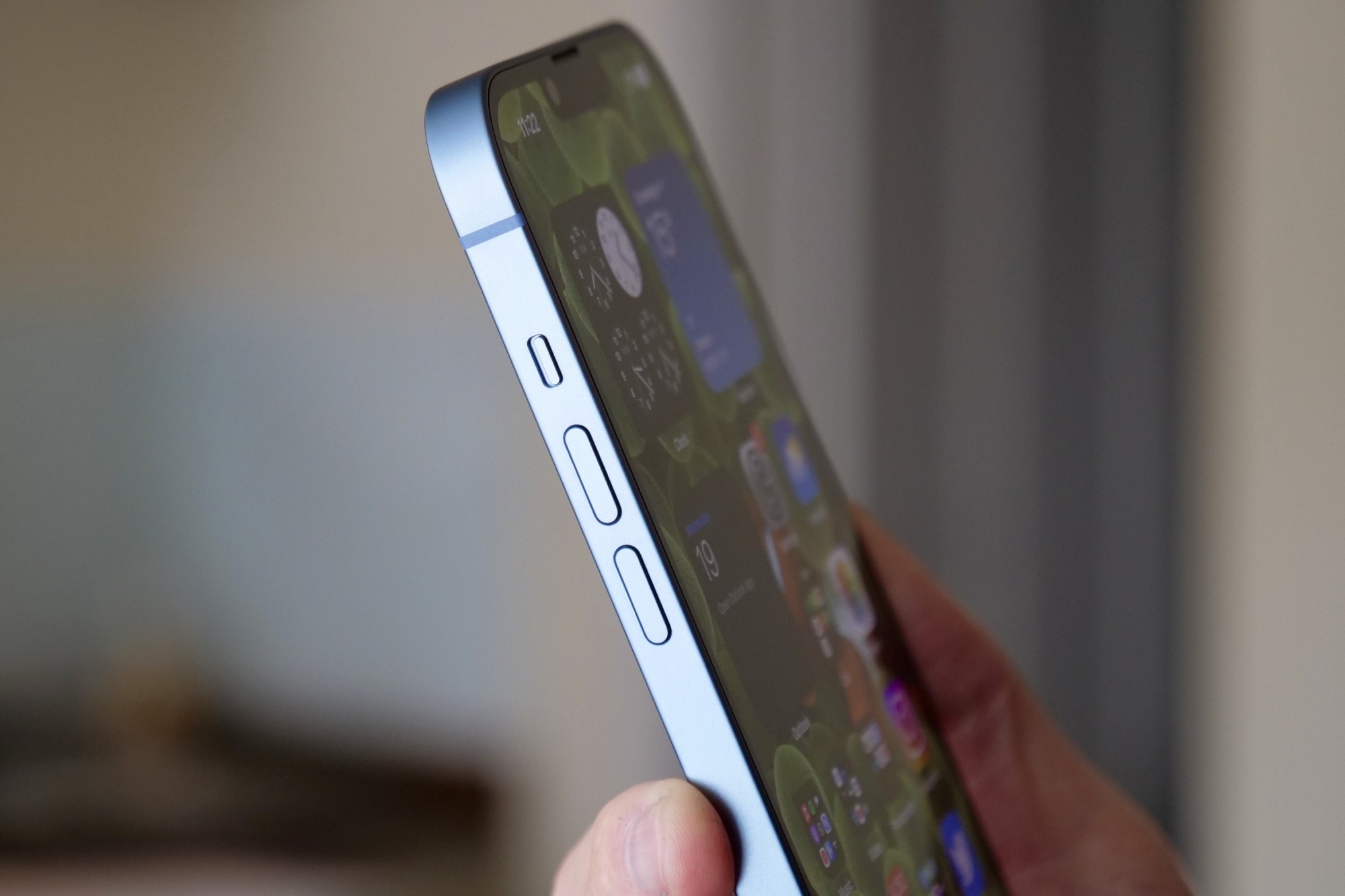 苹果手机侧键突然调不了音量怎么办