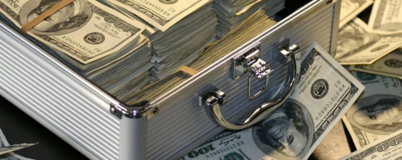 网上贷款是不是要先存钱再放款 千万不要信