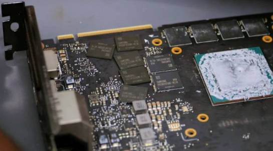 RTX 2080升级16G显存：性能大幅提升